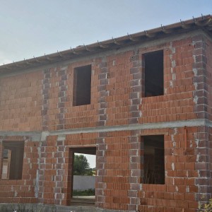 KUĆA U IZGRADNJI