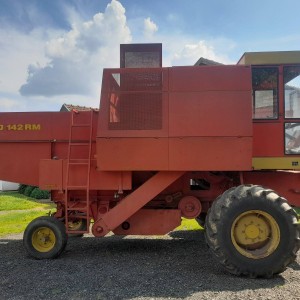 Kombajn Zmaj 142 RM