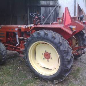 Traktor Vladimirec T 25