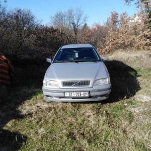 Volvo v40 2.0 benz/plin