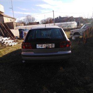 Volvo v40 2.0 benz/plin