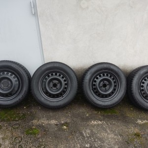Zimske gume s felgama 4x100 15 !!!