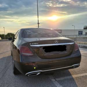 Mercedes-Benz E-klasa 220 D Avantgarde Odličan Servisiran
