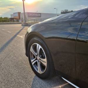 Mercedes-Benz E-klasa 220 D Avantgarde Odličan Servisiran