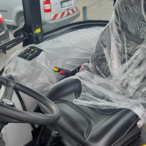 traktor ARMATRAC 504e