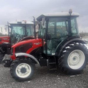 traktor ARMATRAC 604e