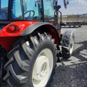 traktor ARMATRAC 704e+ T0