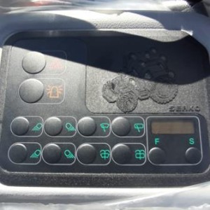 traktor ARMATRAC 704e+ T0