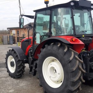 traktor ARMATRAC 904e+
