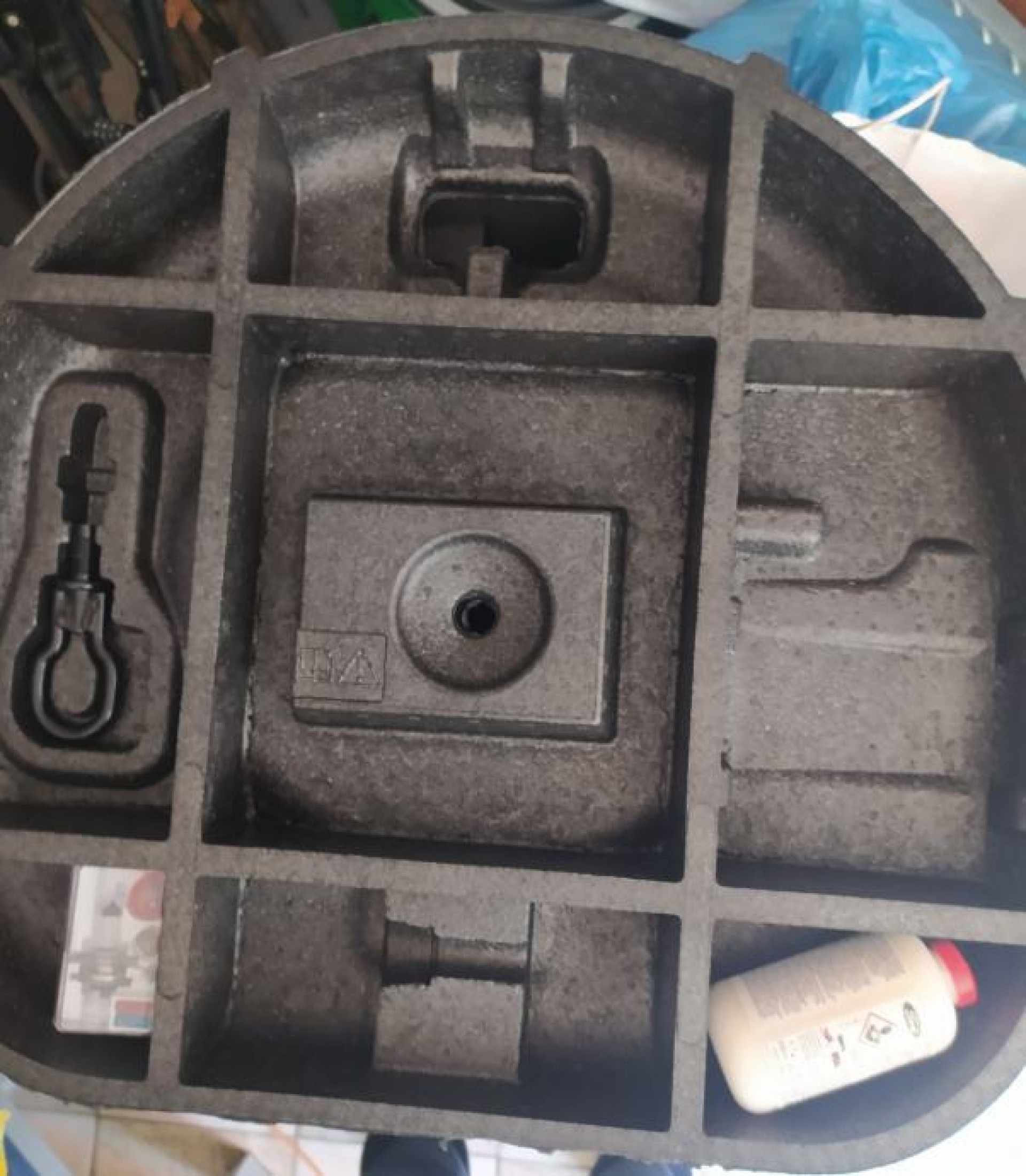 Ford organizer, pjena za krpanje guma,