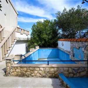 Kuća s bazenom za odmor - Splitska (Brač)