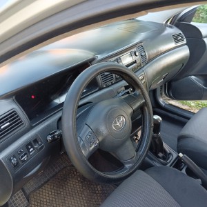 Prodajem Toyotu Corollu