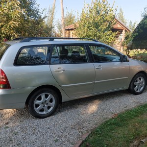 Prodajem Toyotu Corollu