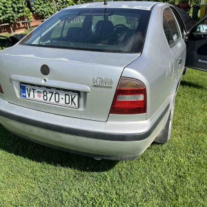 Prodajem Škodu 1,6 benzin