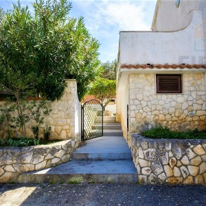 Kuća s bazenom za odmor - Splitska (Brač)