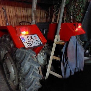 Traktor MF 65