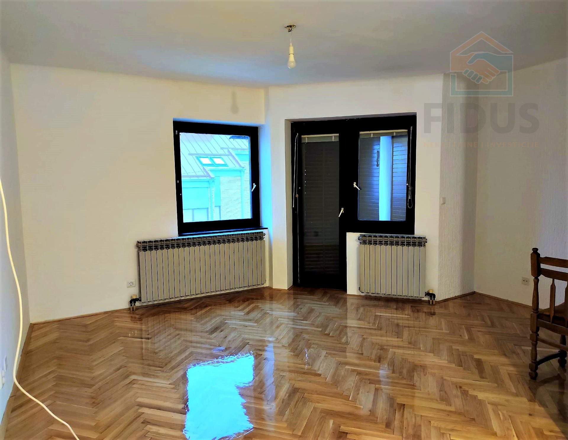 Trosoban stan - širi centar Osijeka