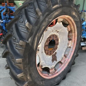 Guma za traktor s felgom