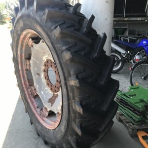 Guma za traktor s felgom