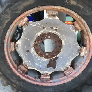 Guma za traktor s felgom