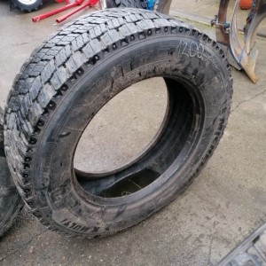 Gume Michelin 295/60/22,5 cjelogodišnja 2 kom - CIJENA PO KOMADU!