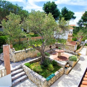 Kuća s bazenom za odmor - Splitska (Brač)