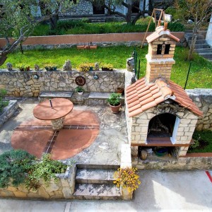 Kuća s bazenom za odmor - Splitska (Brač)