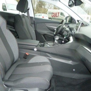 Peugeot 5008 ACTIVE 1.6 BLUE HDI