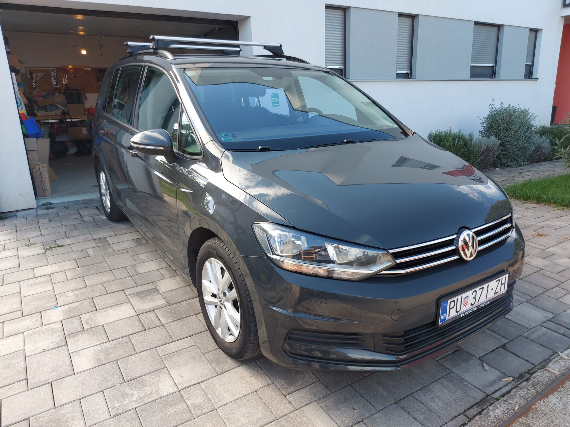 VW Touran 2,0 TDI DSG Highline