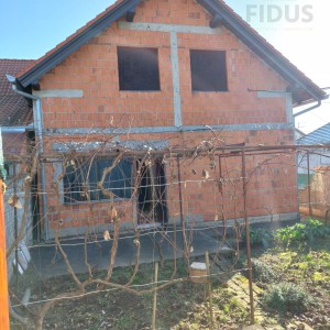 Stambeno - poslovna zgrada - Vukovar (Borovo Naselje)