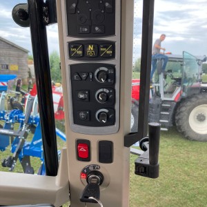 Massey Ferguson 6S-165 Dyna 6