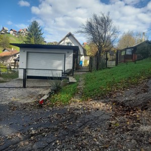 Prodajem kuću i kompletno imanje