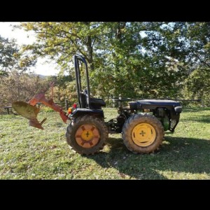 Prodajem traktor tomo vinkovic