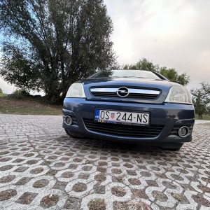 Opel Meriva 1.3 cdti 4/24