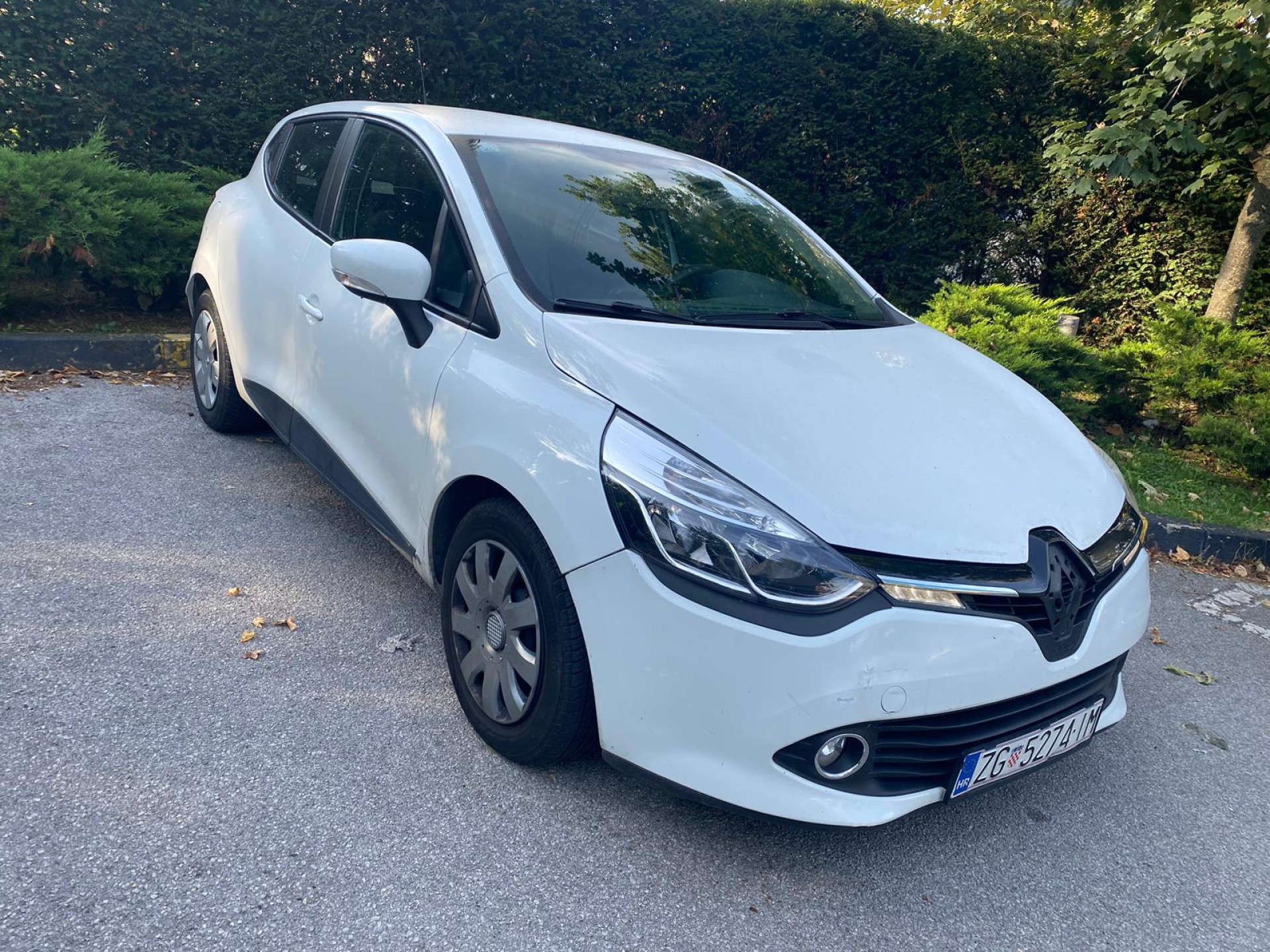 RENAULT CLIO 2016 1,5DCI_AKCIJ_NAVI PDC REG04/ 24SERVISNA KLIMA N Gum