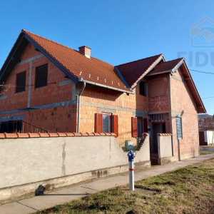Stambeno - poslovna zgrada - Vukovar (Borovo Naselje)