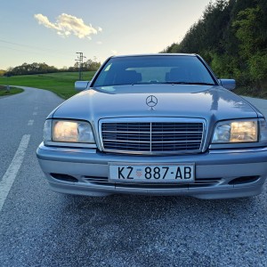 Mercedes-Benz C-klasa 220 D ELEGANCE