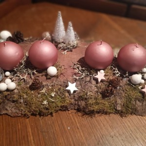 Adventski aranžmani i vjenčići