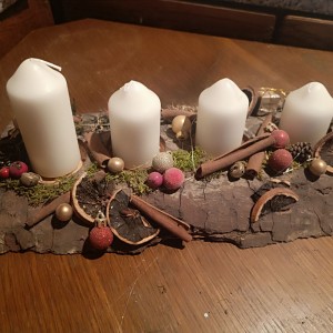 Adventski aranžmani i vjenčići