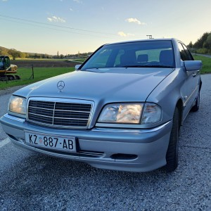 Mercedes-Benz C-klasa 220 D ELEGANCE