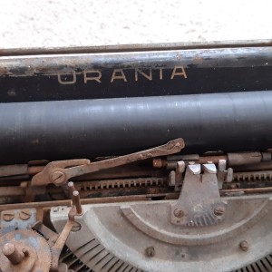 Urania pisaća mašina