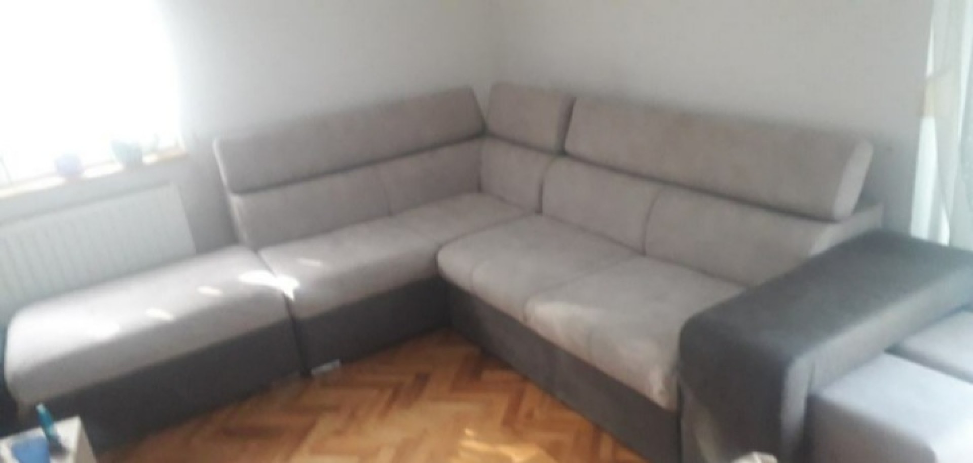 Kutna ganitura sa stolićem na poklon