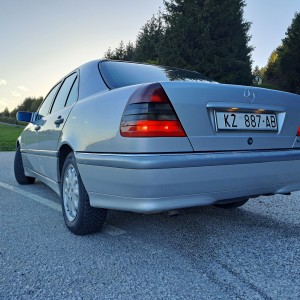 Mercedes-Benz C-klasa 220 D ELEGANCE