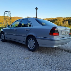Mercedes-Benz C-klasa 220 D ELEGANCE