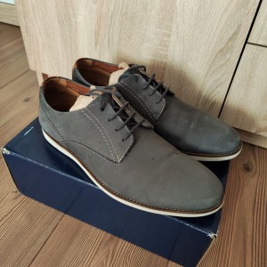 P: Cipele Clarks