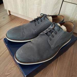 P: Cipele Clarks