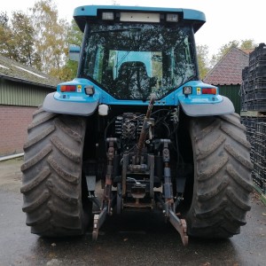 Ford traktor 8670