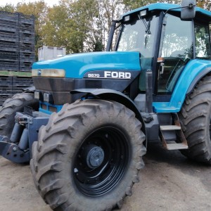 Ford traktor 8670