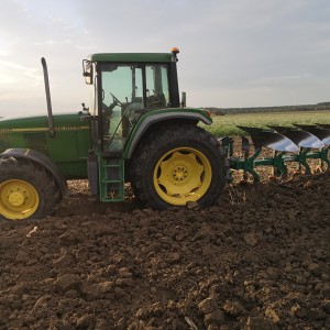 Prodajem john deere 6800