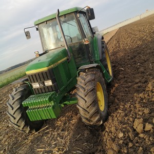 Prodajem john deere 6800